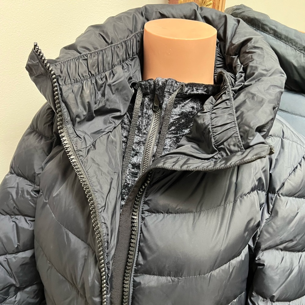 MONCLER  navy blue puffer coat with cowl neck - Picture 9 of 16